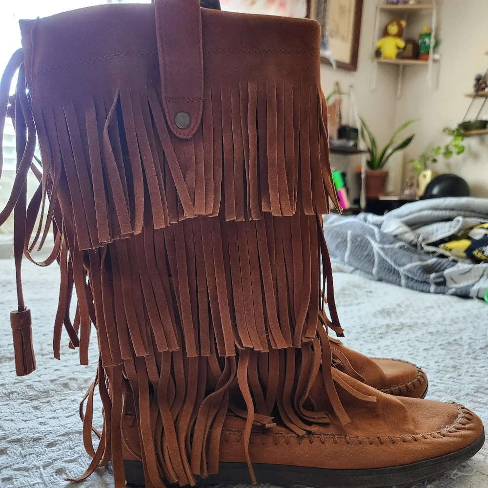 Fringed Tan Suede Boots - Picture 2 of 8